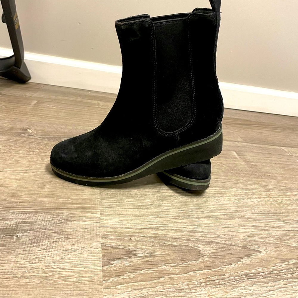 Brand New Cole Haan Black Suede Wedge booties Size 8.5